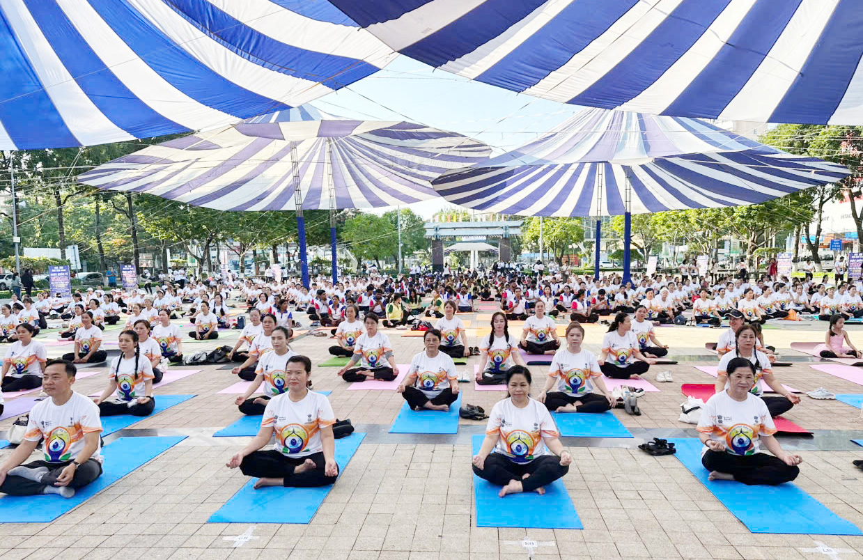 Hình ảnh một số hoạt động hướng tới Ngày quốc tế Yoga (21/6)